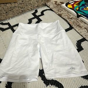 BNWOT Aloyoga bike shorts